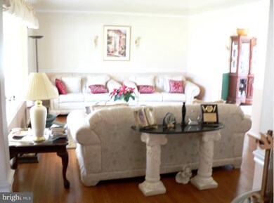 13129 Oriole Dr, Beltsville, MD 20705 - photo 2