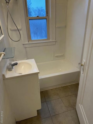 24320 Flower Ave, Eastpointe, MI 48021 - photo 3