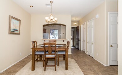 Dining Area & Kitchen