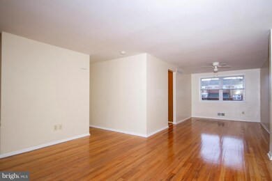 1022 Foxridge Ln, Essex, MD 21221 - photo 4