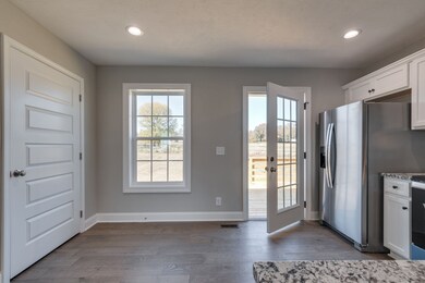 221 Graham Way, Shelbyville, TN 37160 - photo 4