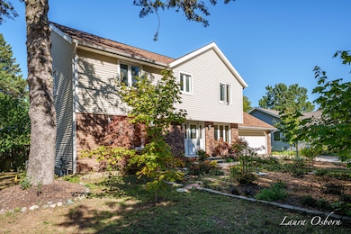 743 Crestview St, Holland, MI 49423 - photo 2