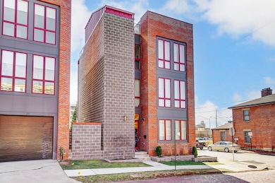 75 E Russell St, Columbus, OH 43215 - photo 4