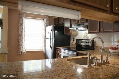 8482 Lazy Creek Ct, Springfield, VA 22153 - photo 7