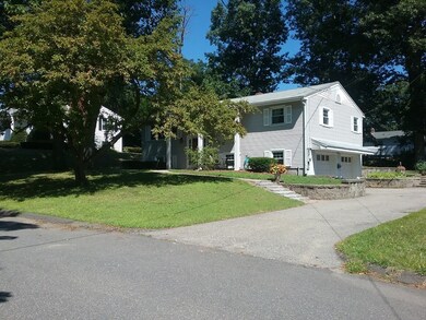 6 Hendel Dr, Holyoke, MA 01040 - photo 2