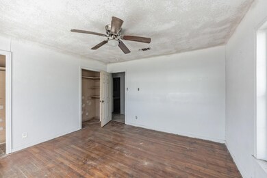 306 Myers Ave, Cleburne, TX 76033 - photo 3