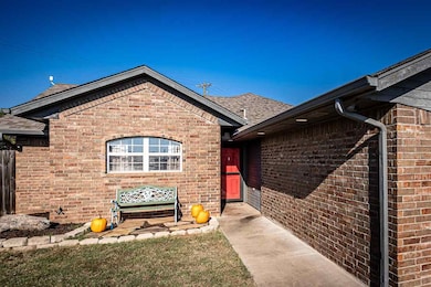 101 NW Jordan Way, Cache, OK 73527 - photo 2