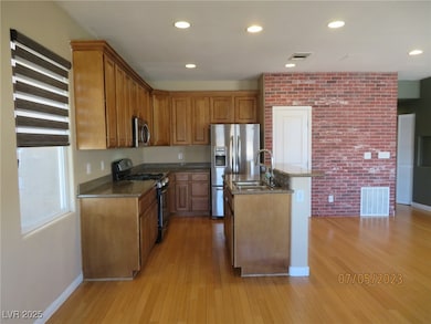 Kitchen, Family room