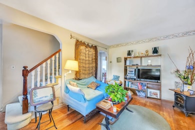 252 Lexington Ave, West Hempstead, NY 11552 - photo 4