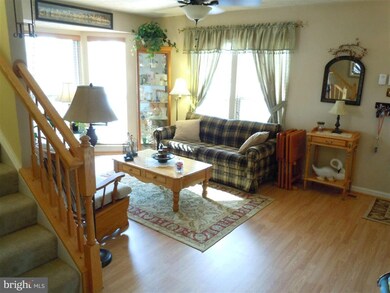 9540 Oakhurst Dr, Columbia, MD 21046 - photo 3