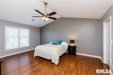 4 Jacob Dr, Eldridge, IA 52748 - photo 4