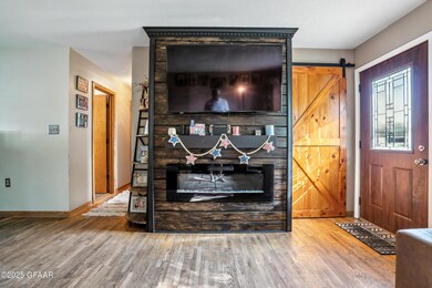 1403 4th Ave NW, East Grand Forks, MN 56721 - photo 5