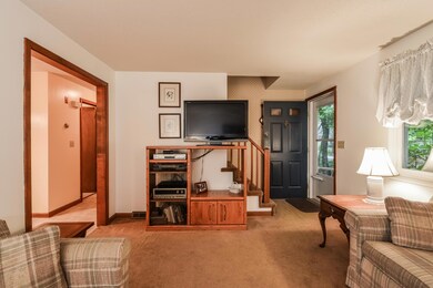 004-Living_Room-4714389-large