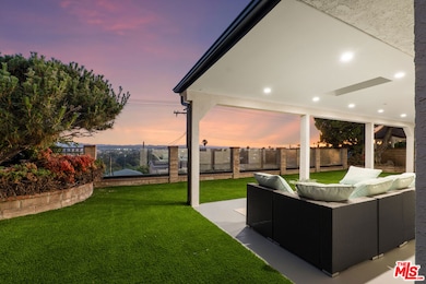 2615 Woodstock Ln, Burbank, CA 91504 - photo 2