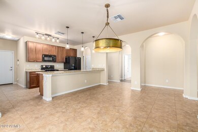 Huge kitchen peninsula