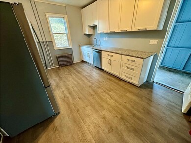 208 S Walnut St, Slatington, PA 18080 - photo 7