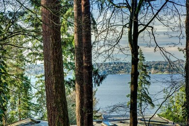 38 W Mercer Way, Mercer Island, WA 98040 - photo 3