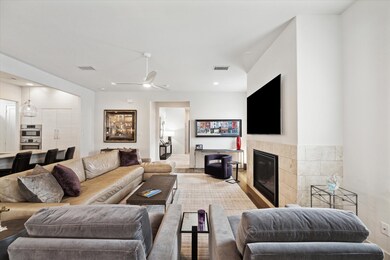 1711 Maravilla Dr, Houston, TX 77055 - photo 7