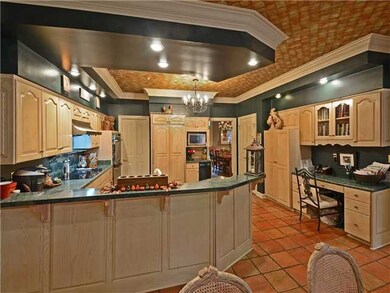 Awesome kitchen w/a glorious view has 