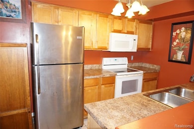 27991 Rollcrest Rd unit 1, Farmington Hills, MI 48334 - photo 3