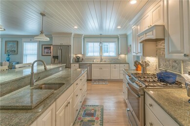 69 Caswell St, Narragansett, RI 02882 - photo 4