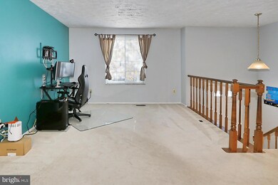 8290 Morning Dew Ct, Springfield, VA 22153 - photo 3