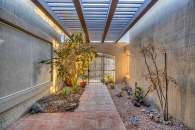005_Courtyard