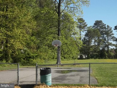 12151 Pine Tree Ln, Lusby, MD 20657 - photo 5