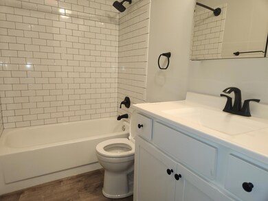 5319 Shiloh - full bath 2