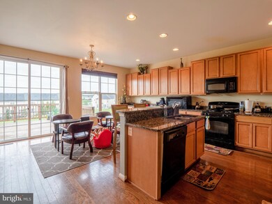 9219 Alvyn Lake Cir, Bristow, VA 20136 - photo 3
