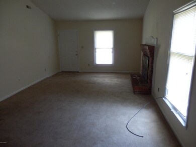 113 Windsor Ct, Jacksonville, NC 28546 - photo 7