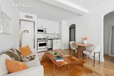 140 E 40th St unit 7J, New York, NY 10016 - photo 2