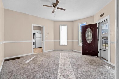 521 10th St NW, Cedar Rapids, IA 52405 - photo 3