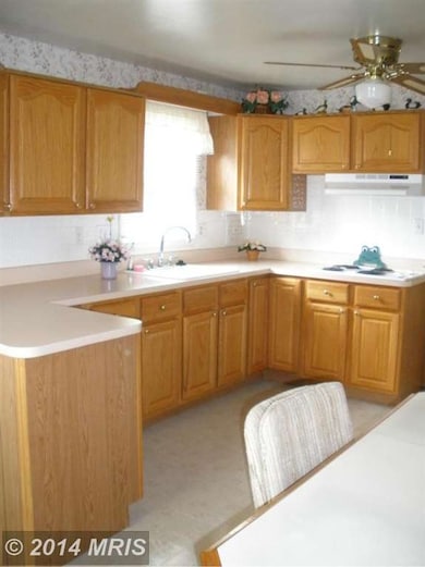 9506 Gunview Rd, Nottingham, MD 21236 - photo 2