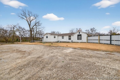 520 N Margarite Ave, Bartlesville, OK 74003 - photo 4