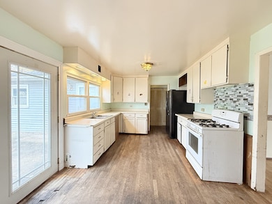 196 Green Ct unit 1, Streamwood, IL 60107 - photo 4