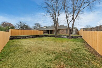 1020 Clear View Dr, Bedford, TX 76021 - photo 2