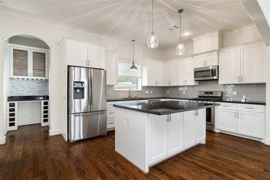 Bright and functional, with plenty of cabinets sto