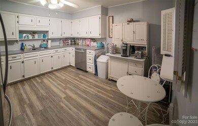 Access to dining room