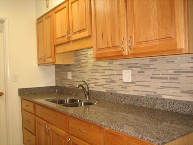 10524 W Highwood Ln, Sun City, AZ 85373 - photo 4