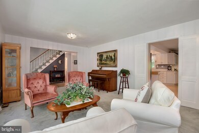 12336 Shadetree Ln, Laurel, MD 20708 - photo 5