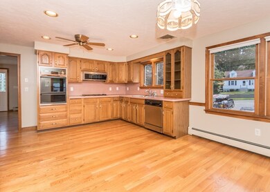 8 Wight St, Waltham, MA 02452 - photo 3