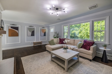 2428 Huntington Turnpike, Trumbull, CT 06611 - photo 4