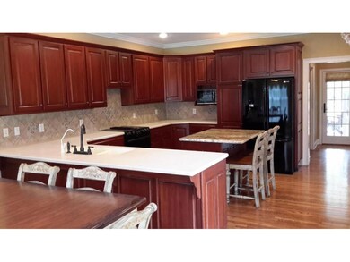 GREAT ROOM TO KITCHEN