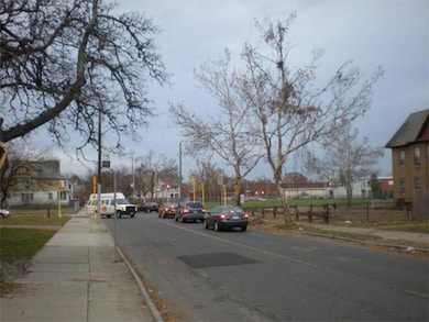 108 Alden St unit 1, Springfield, MA 01109 - photo 4