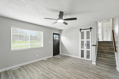 6FrontRoom2