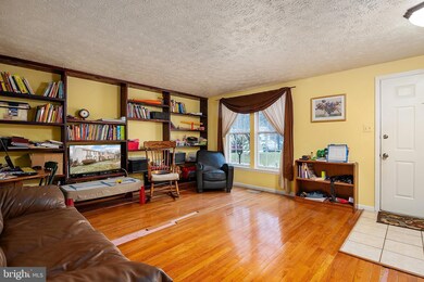 9647 Glendower Ct, Laurel, MD 20723 - photo 4