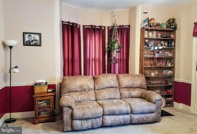 31 E Locust St, Mechanicsburg, PA 17055 - photo 2