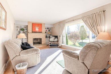 1151 Ellsmere NE-33