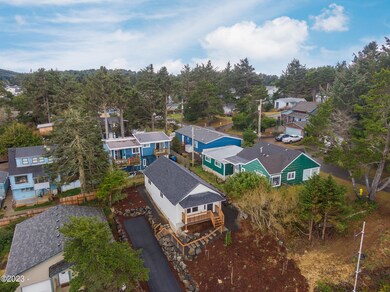 1122 SW 9th St, Lincoln City, OR 97367 - photo 2